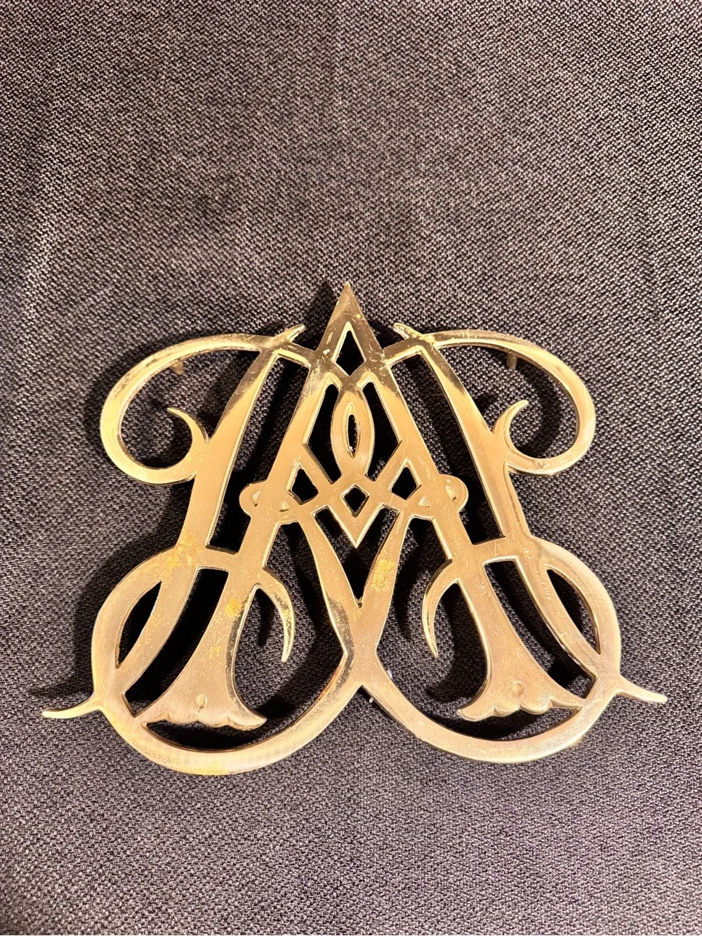 Vintage Virginia Metalcrafters CW10-10 Queen Anne Cypher Brass Trivet 1950